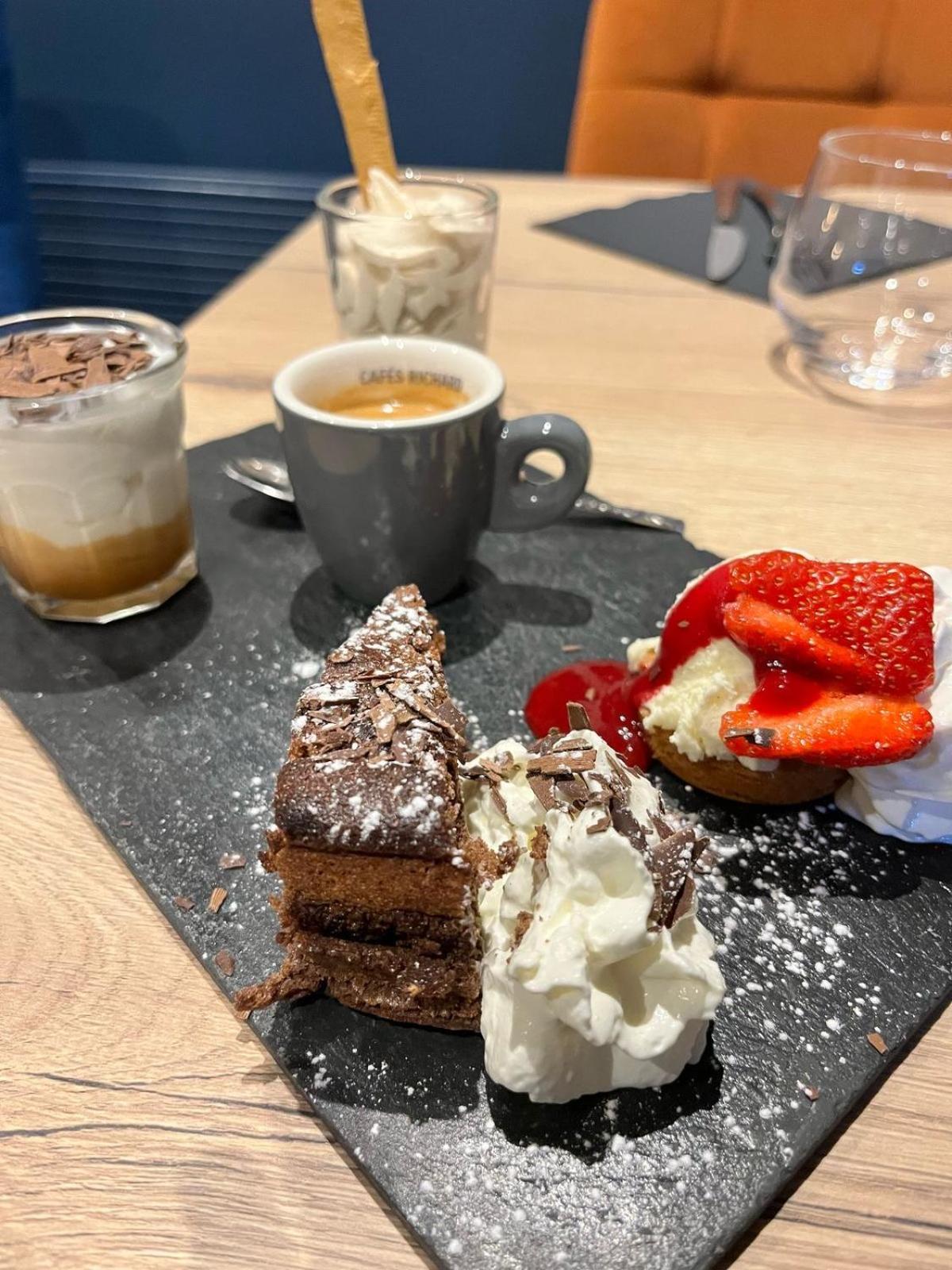 Hotel Restaurant L'Annexe แซ็ง-วาเลรี-อ็อง-คู ภายนอก รูปภาพ